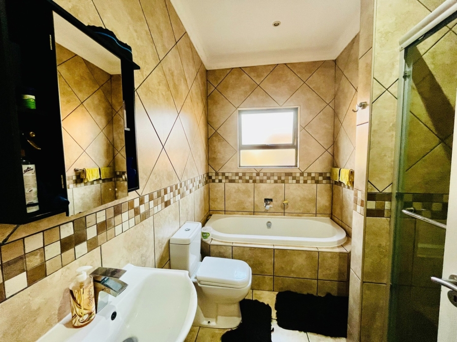 3 Bedroom Property for Sale in Shellyvale Free State